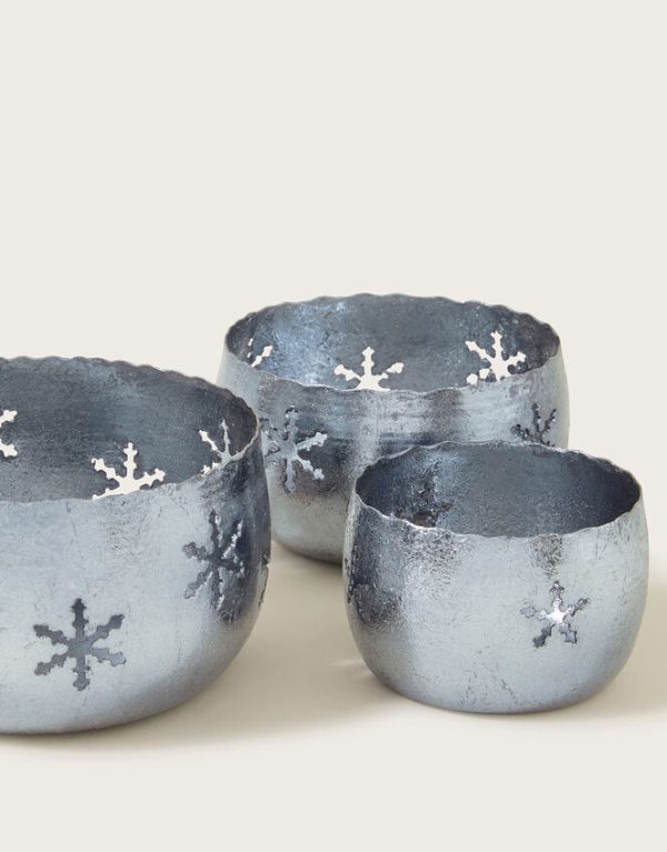 Monsoon Snowflake Candle Holders Set of Three Silver - Image 2